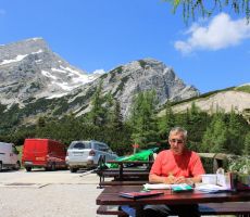 Boris Lazar-gospodar dom pri svojem delu